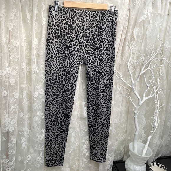 Leopard Print Leggings Large Stretch, Style and So Cozy!!! 💕 - Picture 6 of 6